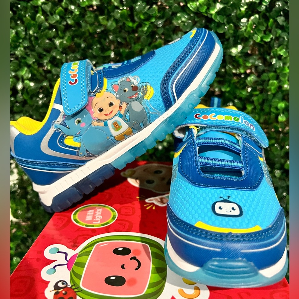 🌟New Boys Cocomelon Light Up Size:12 Sneakers🌟